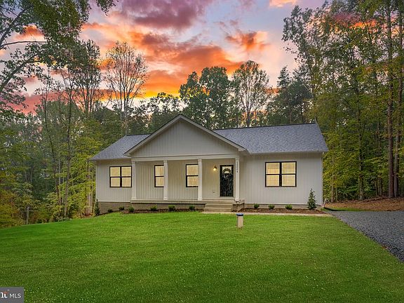 3rd image of 15004 Moonlight Ln