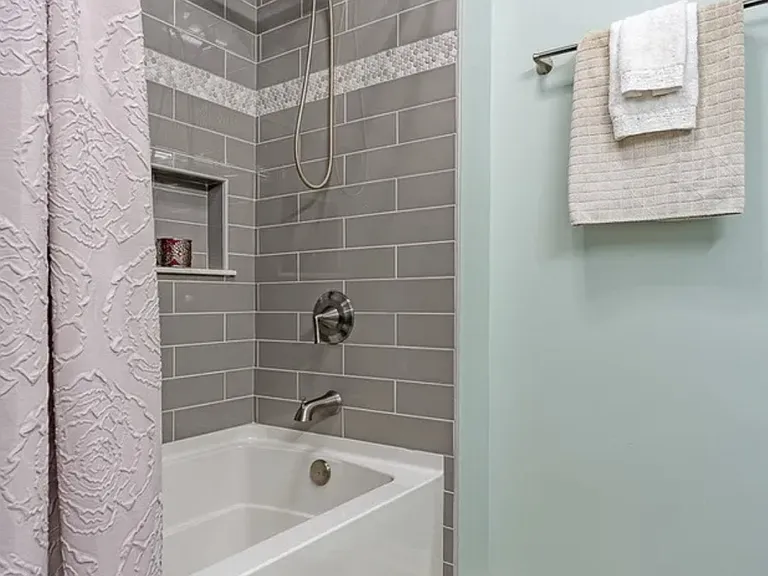904 S Summit St — Photo 19