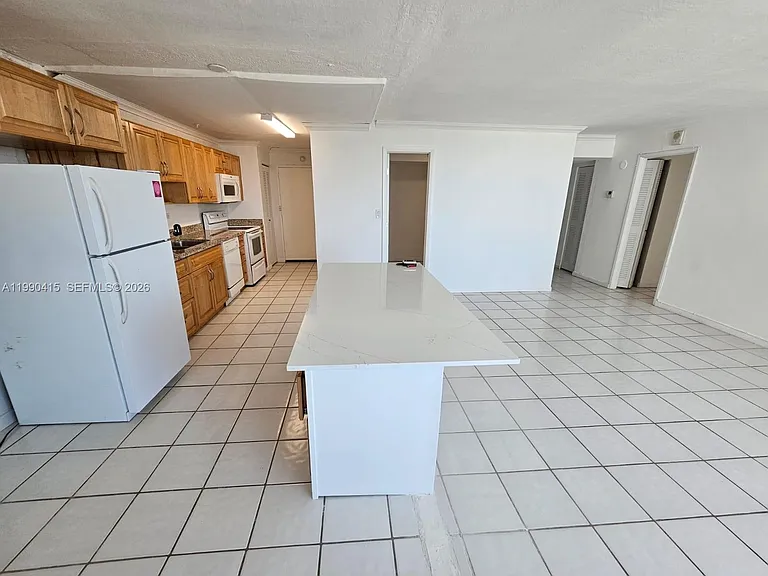 7135 Collins Ave #1821 — Photo 15