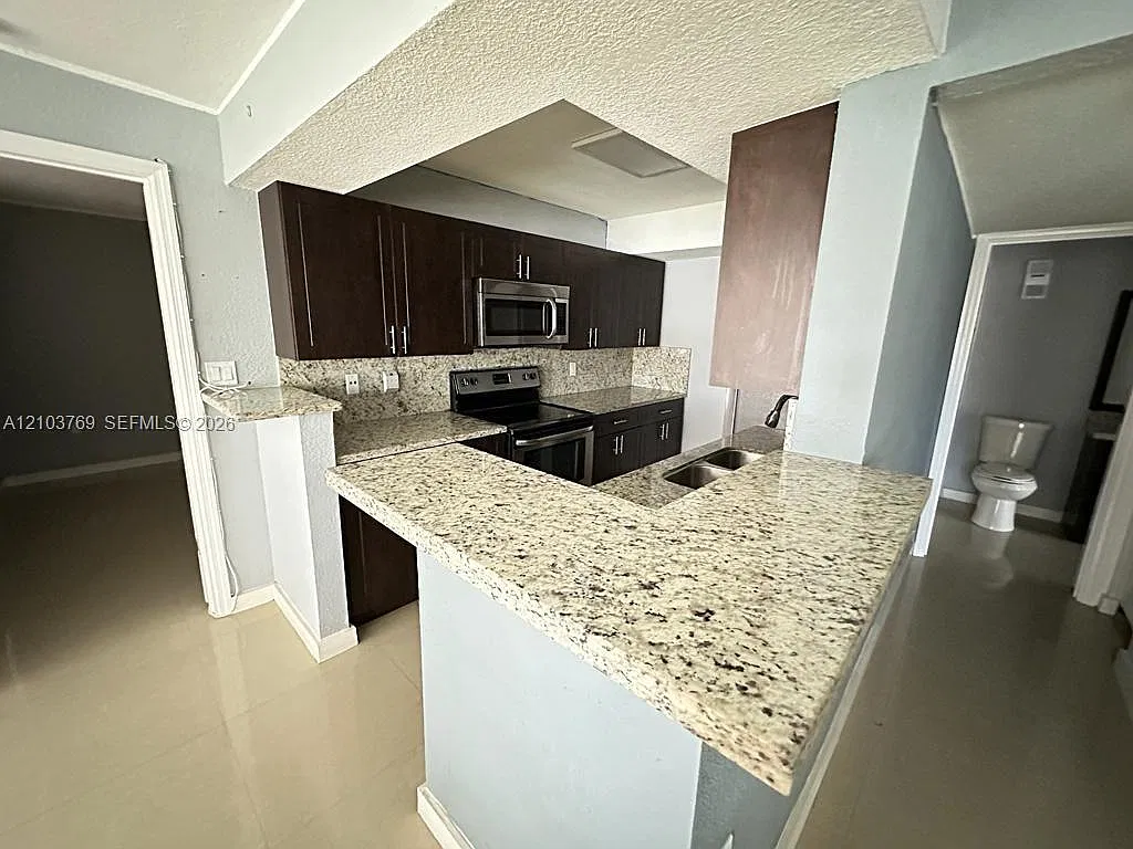 Biscayne Beach Club Condo — Photo 3