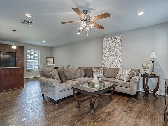 4th image of 4756 Bradford Dr APT A