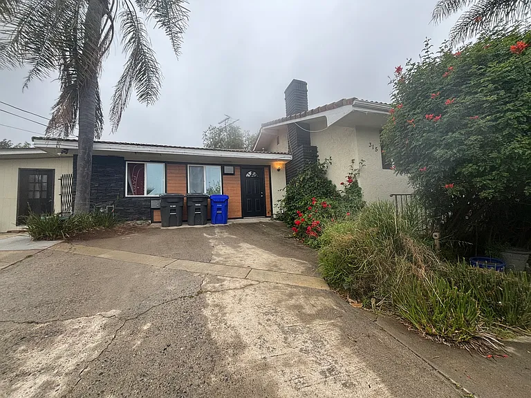 Osborne St — Photo 18