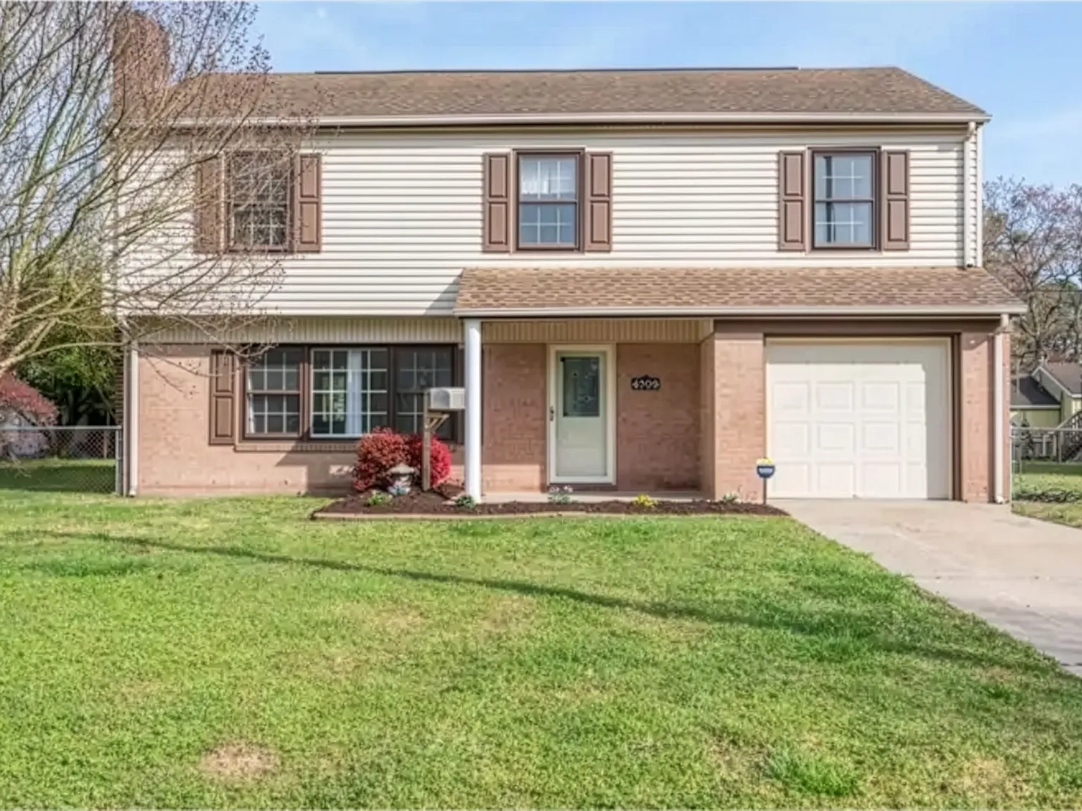 4 bed, 2.5 bath, 1732 sqft, $2,450 — Photo 1