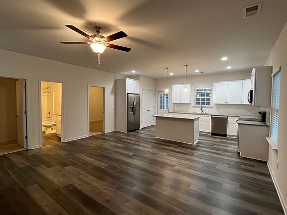 4th image of 505 E Maine Ave