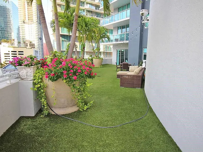 1250 S Miami Ave #802 — Photo 5