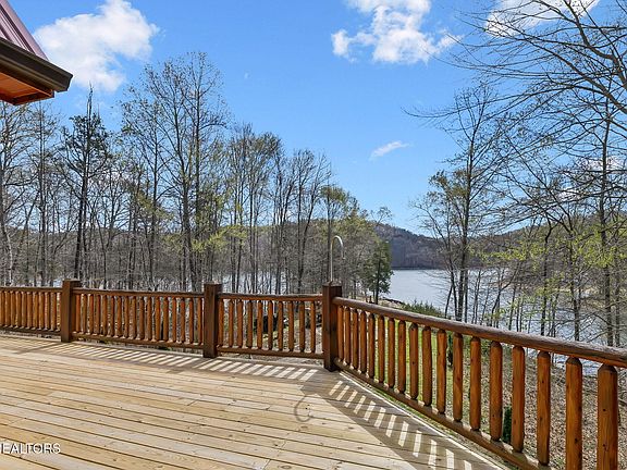 5th image of 514 Bluff View Rd