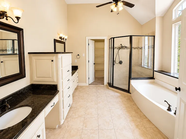 6005 Wallace Meadows Ct — Photo 10
