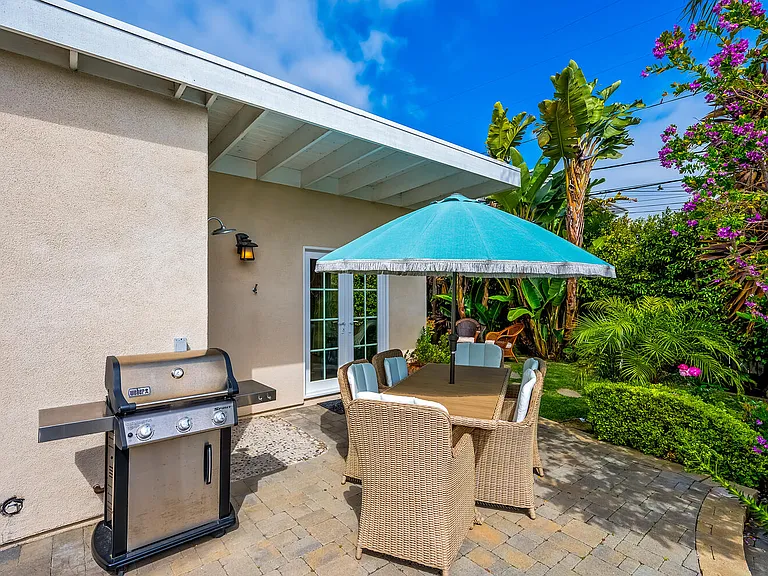 181 W Avenida Cornelio — Photo 33