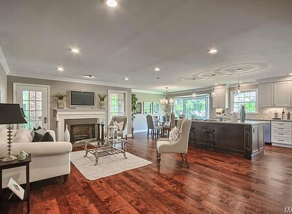 2nd image of 311 Morristown Ct