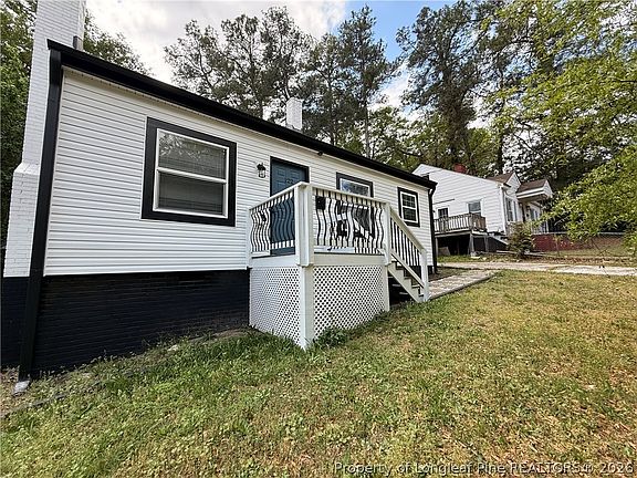 2nd image of 122 Kensington Cir
