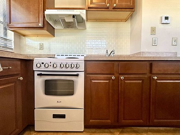 5th image of 19 Harris St APT 206