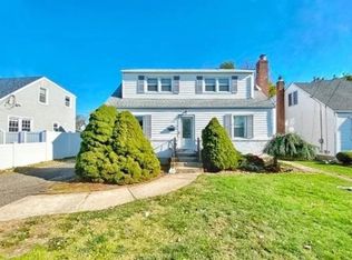 134 N Windhorst Ave, Bethpage, NY 11714
