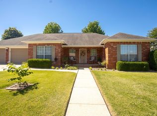 2103 W 8th St, Russellville, AR 72801