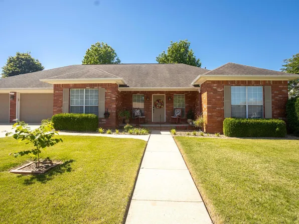 2103 W 8th St, Russellville, AR 72801