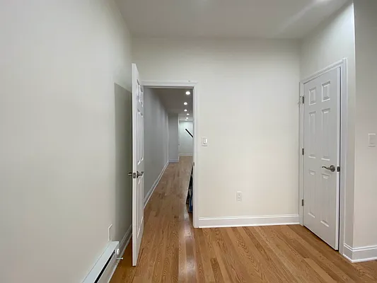 Rented by Urban Real Estate Property Group Inc | media 19