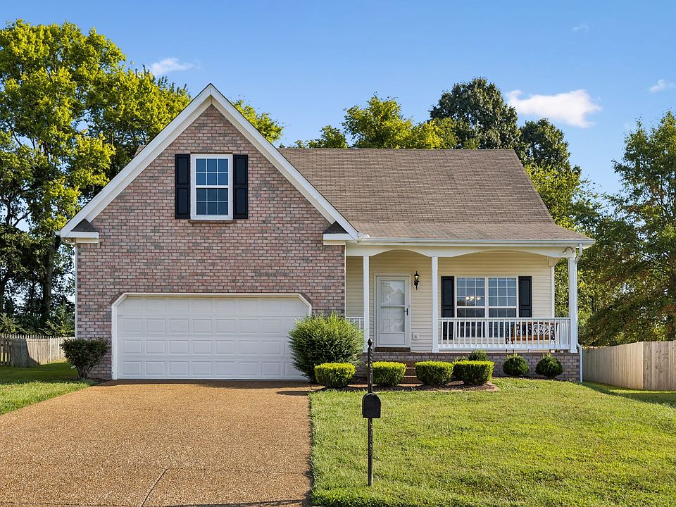 1st image of 1002 Persimmon Dr