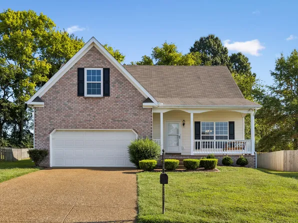 1002 Persimmon Dr, Spring Hill, TN 37174