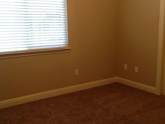 4th image of 1221 S Mills Ave