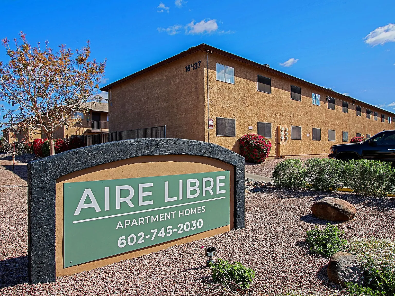 Aire Libre Apartments — Photo 2