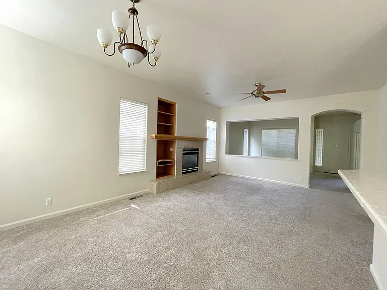 1115 Waverly Dr — Photo 11