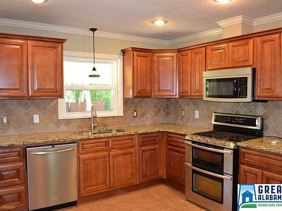 3rd image of 2200 Rockview Ln