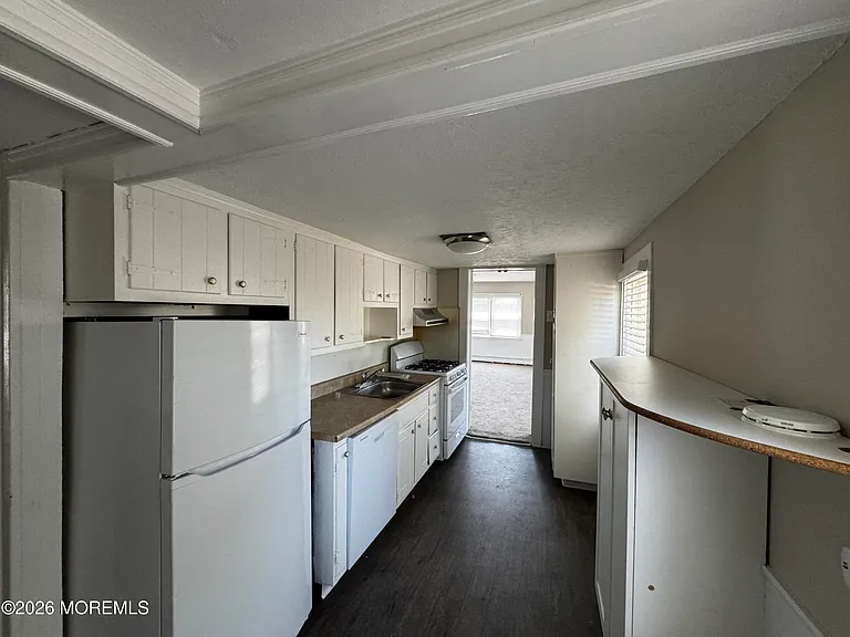 1712 Bay Ave #B — Photo 5