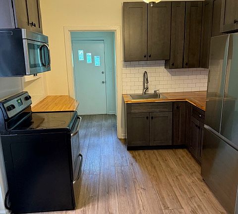 4th image of 836 Collins St #1