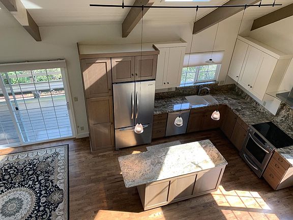 5th image of 418 Bonita Dr