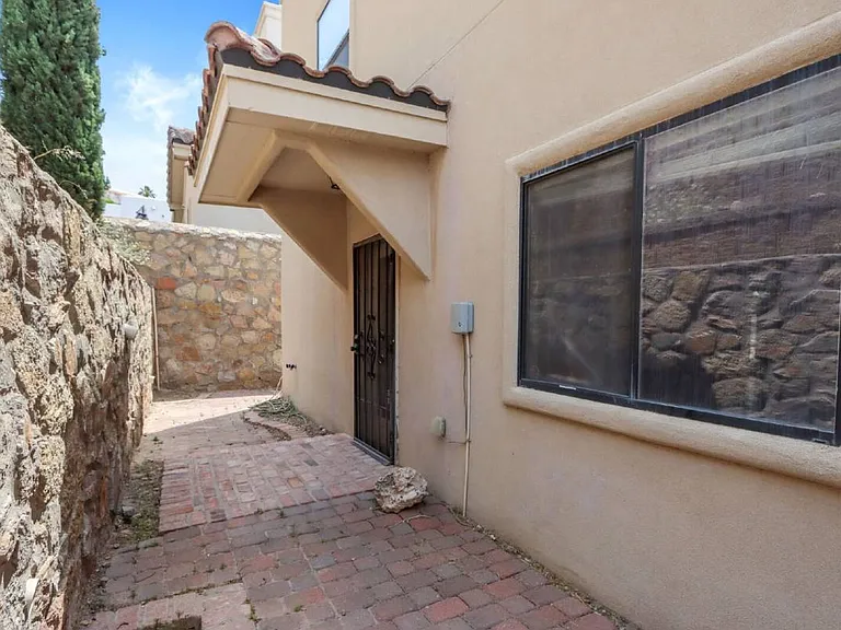 5717 Caprock Ct #B — Photo 3
