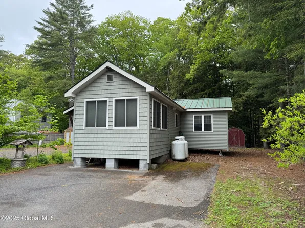 147 Lakeview Avenue, Mayfield, NY 12117