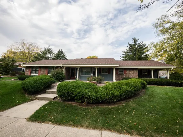 302 South Comanche LANE, Waukesha, WI 53188