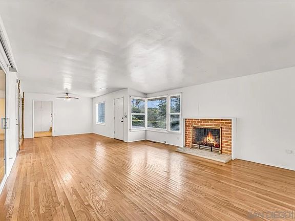 4th image of 1222 Oak Dr