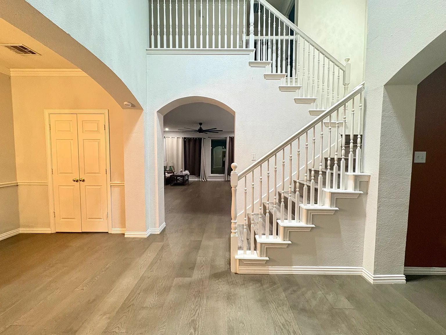 5 bed, 3358 sqft, $3,400 — Photo 4