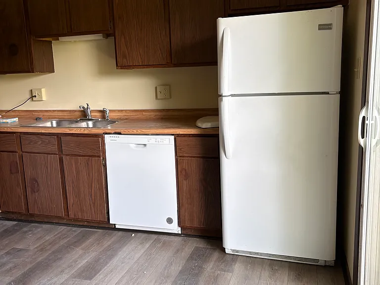 6993 Eisenhower Ave — Photo 3