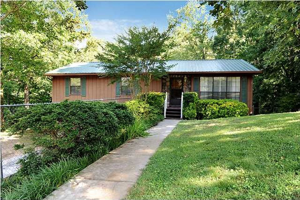 1st image of 8506 Woodridge Ln