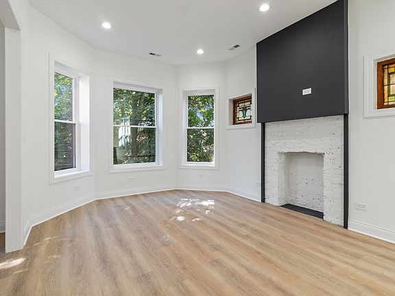 5th image of 2520 N Mozart St APT 1F
