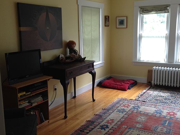 Living room (facing Prospect St)