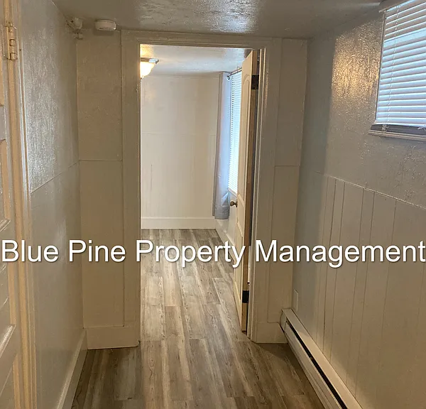 560 Oneida Ave #1 — Photo 6