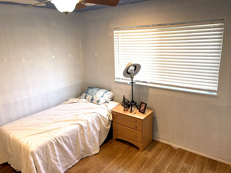 1237 Elsinor Ave — Photo 8