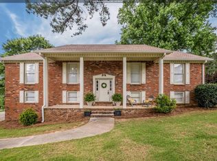 401 Roper Dr, Trussville, AL 35173