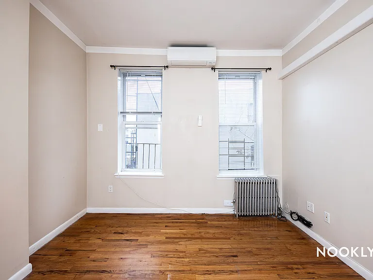 275 Irving Ave #3 — Photo 4