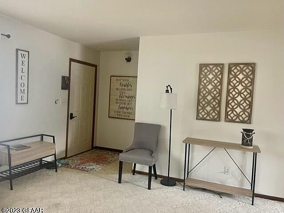3rd image of 304/306 5th Ave NE