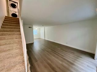2 Bed, 2.5 Bath Townhouse Unit * North Glendale * Washer Dryer, Glendale, CA 91201