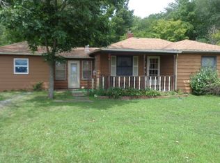 1530 E Poplar St, Odin, IL 62870