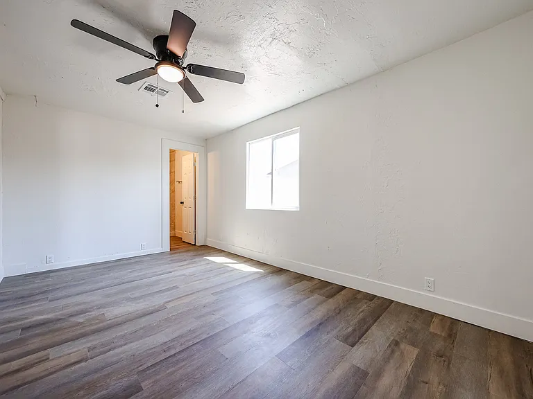1722 E Atlanta Ave — Photo 6