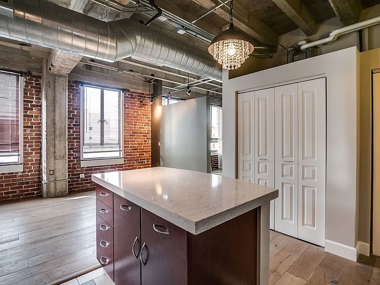 114 W Adams St #610 — Photo 6