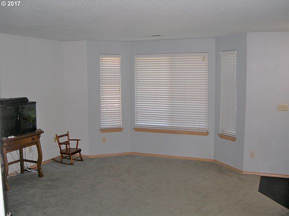5th image of 13515 NE 89th St