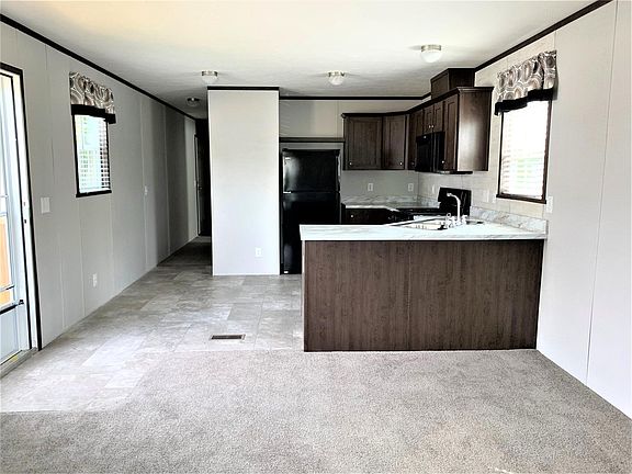 4th image of 17132 Canterbury Cir