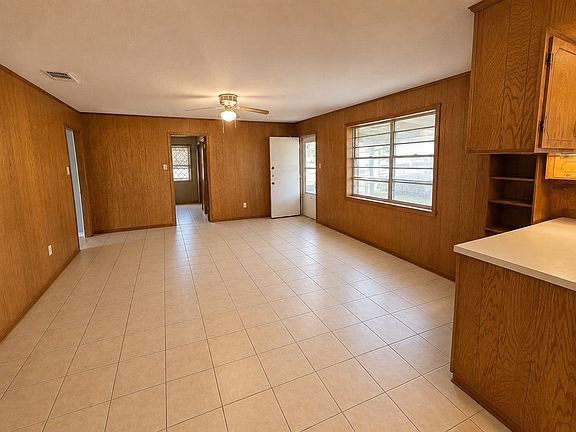 3rd image of 120 Juniper Dr