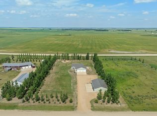 551 135th Ave SW, Minot, ND 58701